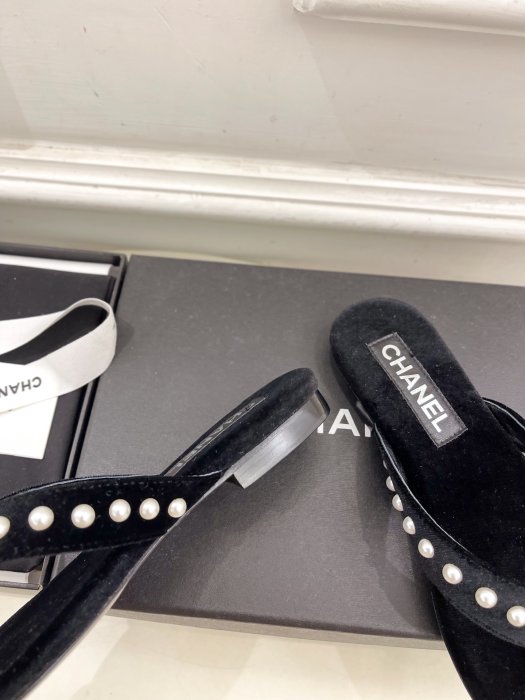 Шлепанцы фото 6