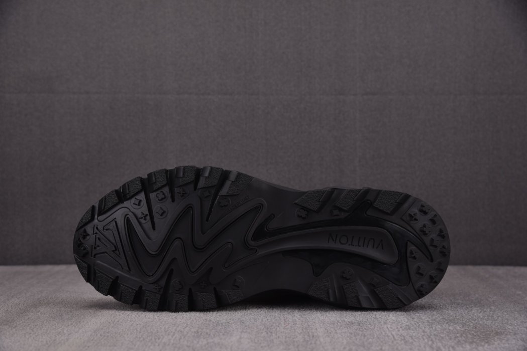 Кроссовки LOUIS VUITTON Runner Tatic Black фото 4