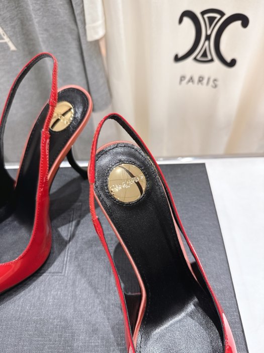 Босоножки фото 6