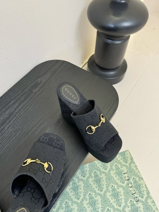 Босоножки фото 4