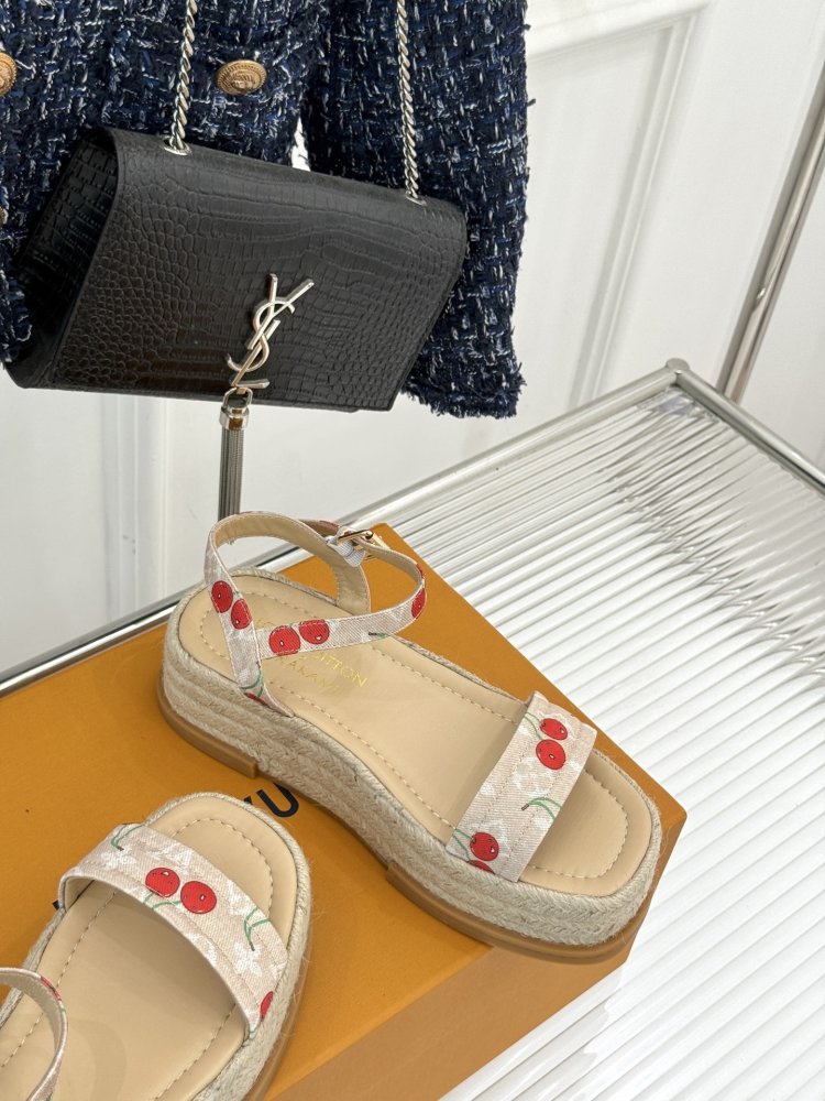 Босоніжки фото 5