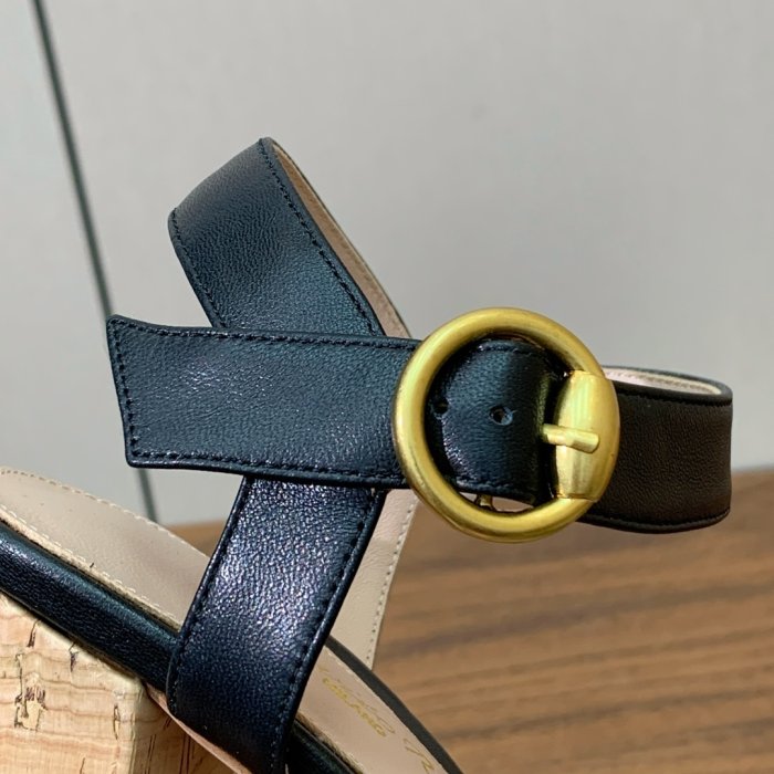 Босоножки фото 8