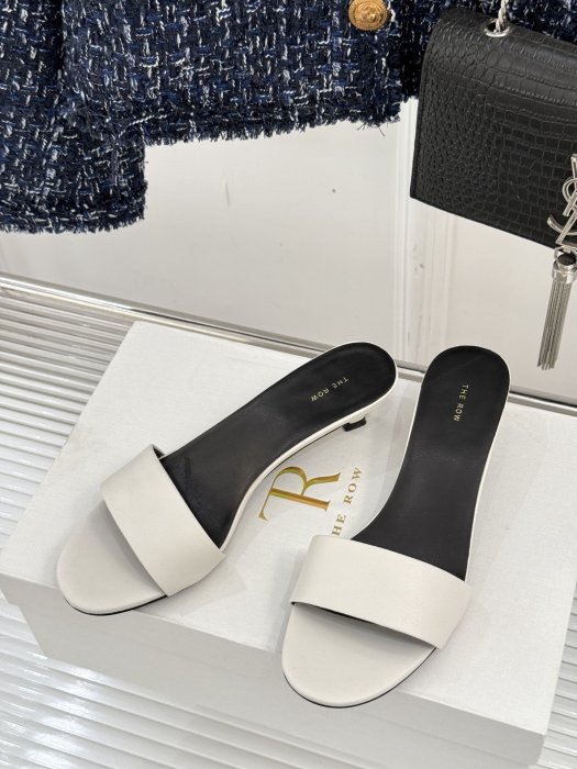 Босоножки фото 2