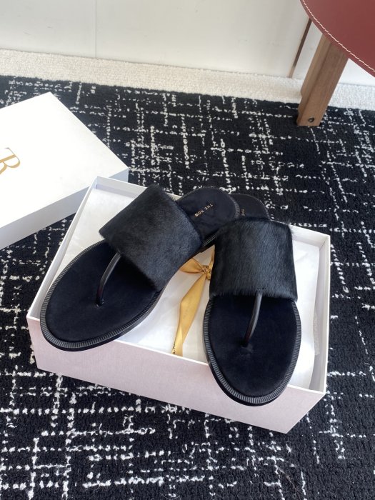 Шлепанцы женские фото 5