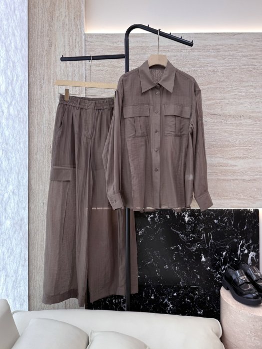 Костюм женский