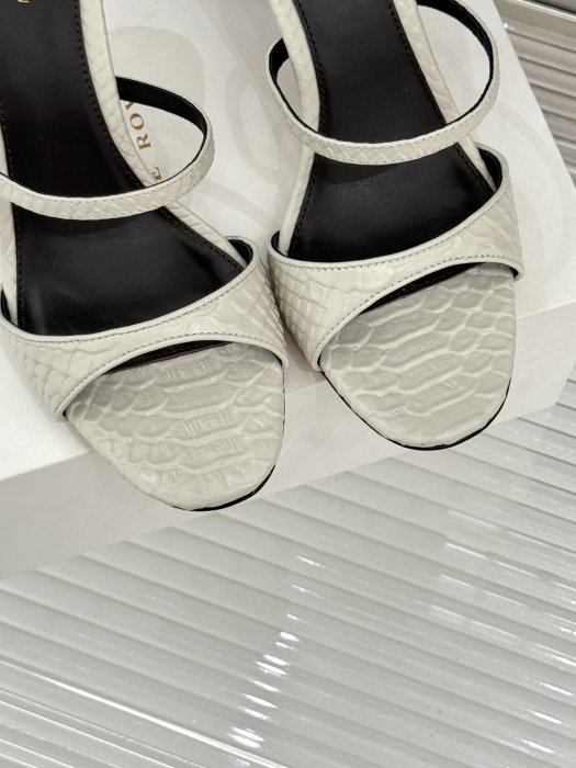 Босоножки фото 7