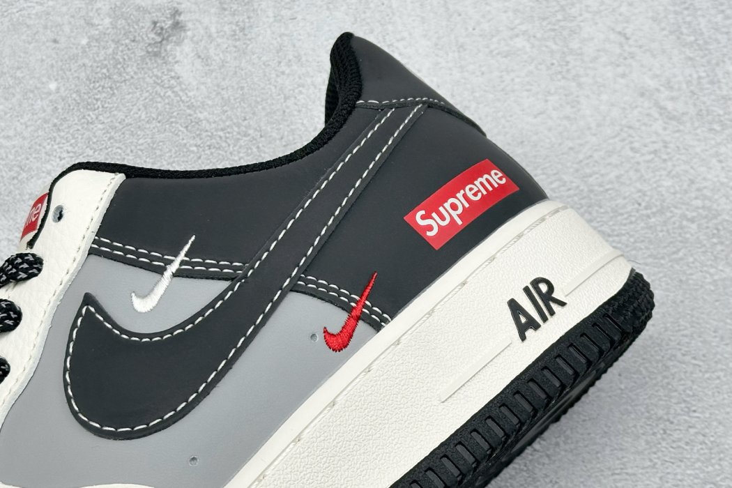 Sneakers Nike Air Force 1 Low 07 x Supreme фото 9
