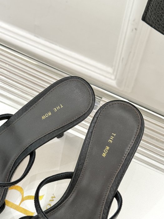 Босоножки фото 8