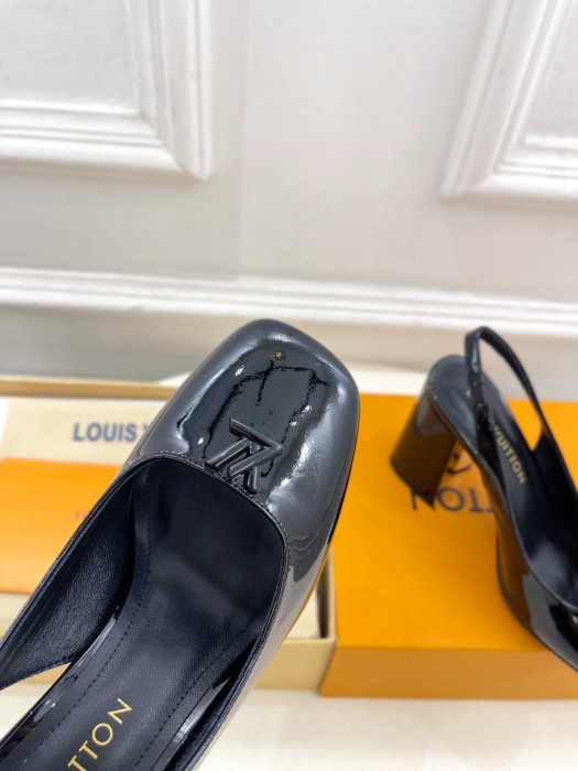 Босоножки фото 6