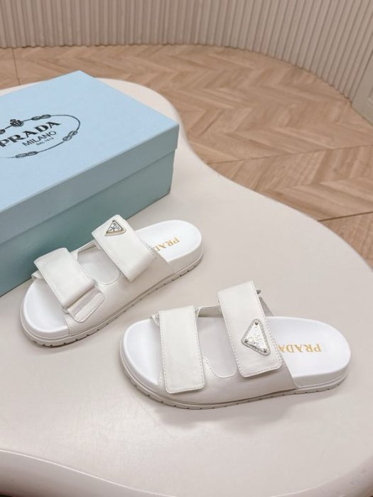 Шлепанцы женские