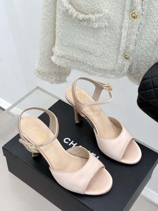 Босоножки фото 3