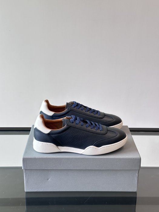 Sneakers men's
