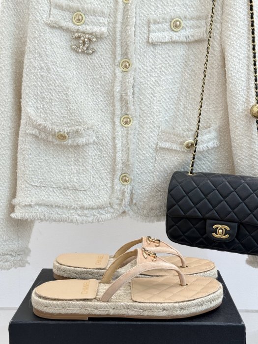 Шлепанцы женские