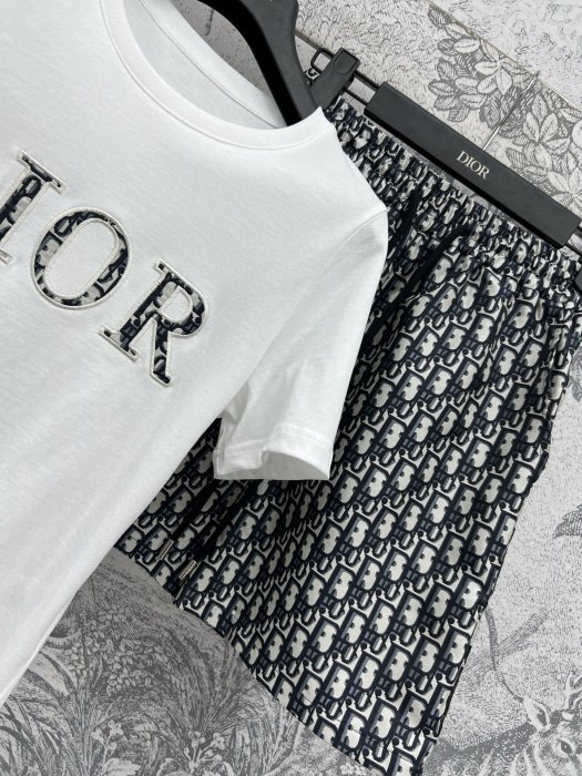 Костюм женский фото 6