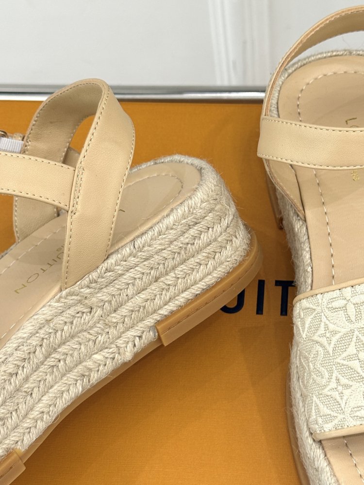 Босоніжки фото 6