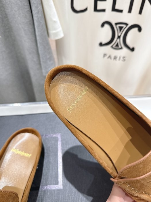 Лоферы кожаные женские фото 6