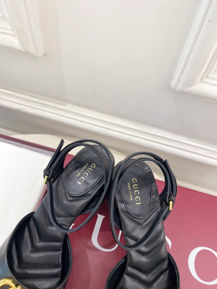 Босоножки фото 8