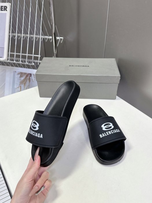 Шлепанцы фото 4