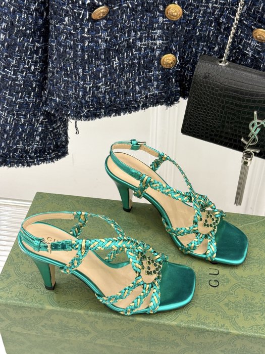 Босоножки фото 3