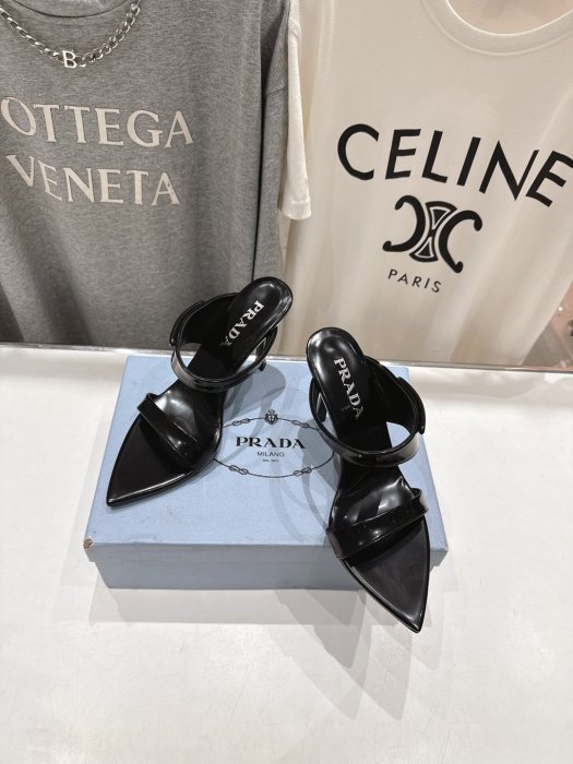 Босоніжки фото 2