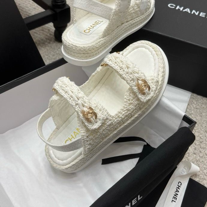 Сандалии женские фото 5