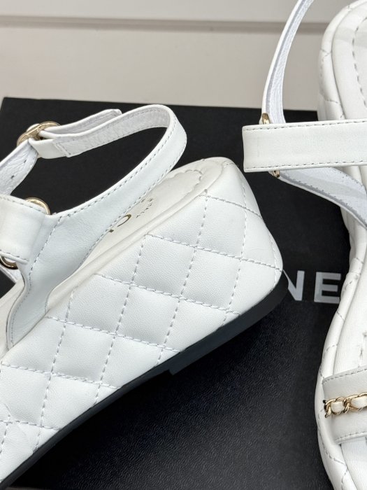 Шлепанцы фото 6