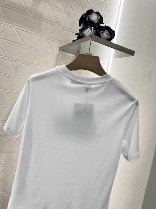 T-shirt women's фото 4