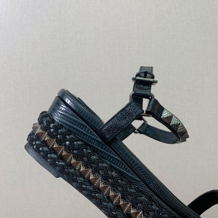 Сандалии женские фото 6