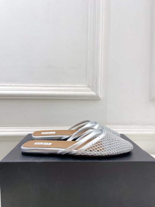 Шлепанцы женские фото 4