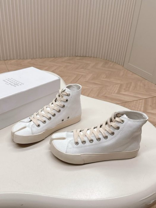 Кеди жіночі з роздвоєним носком