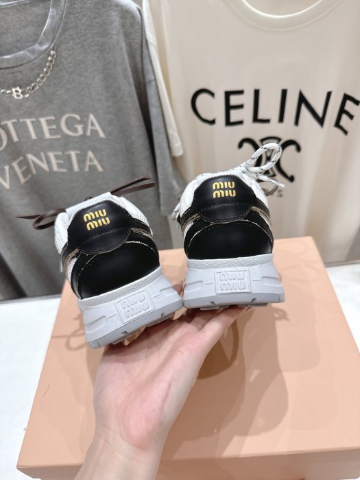 Кроссовки фото 8