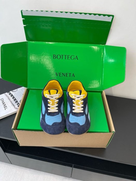 Кросівки жіночі фото 3