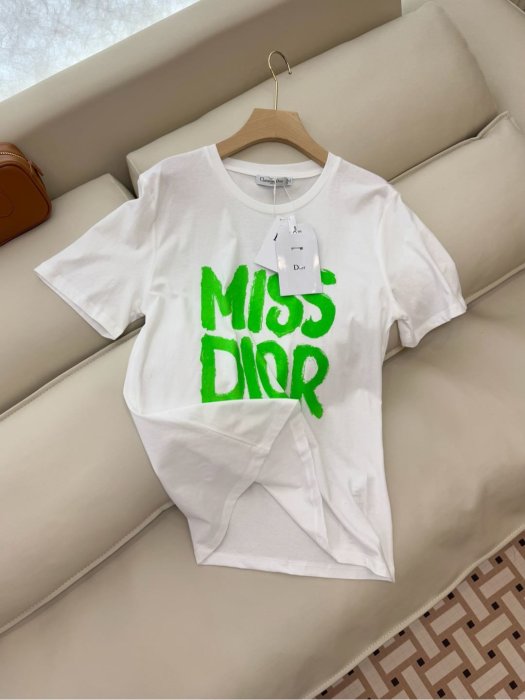 T-shirt women's фото 4