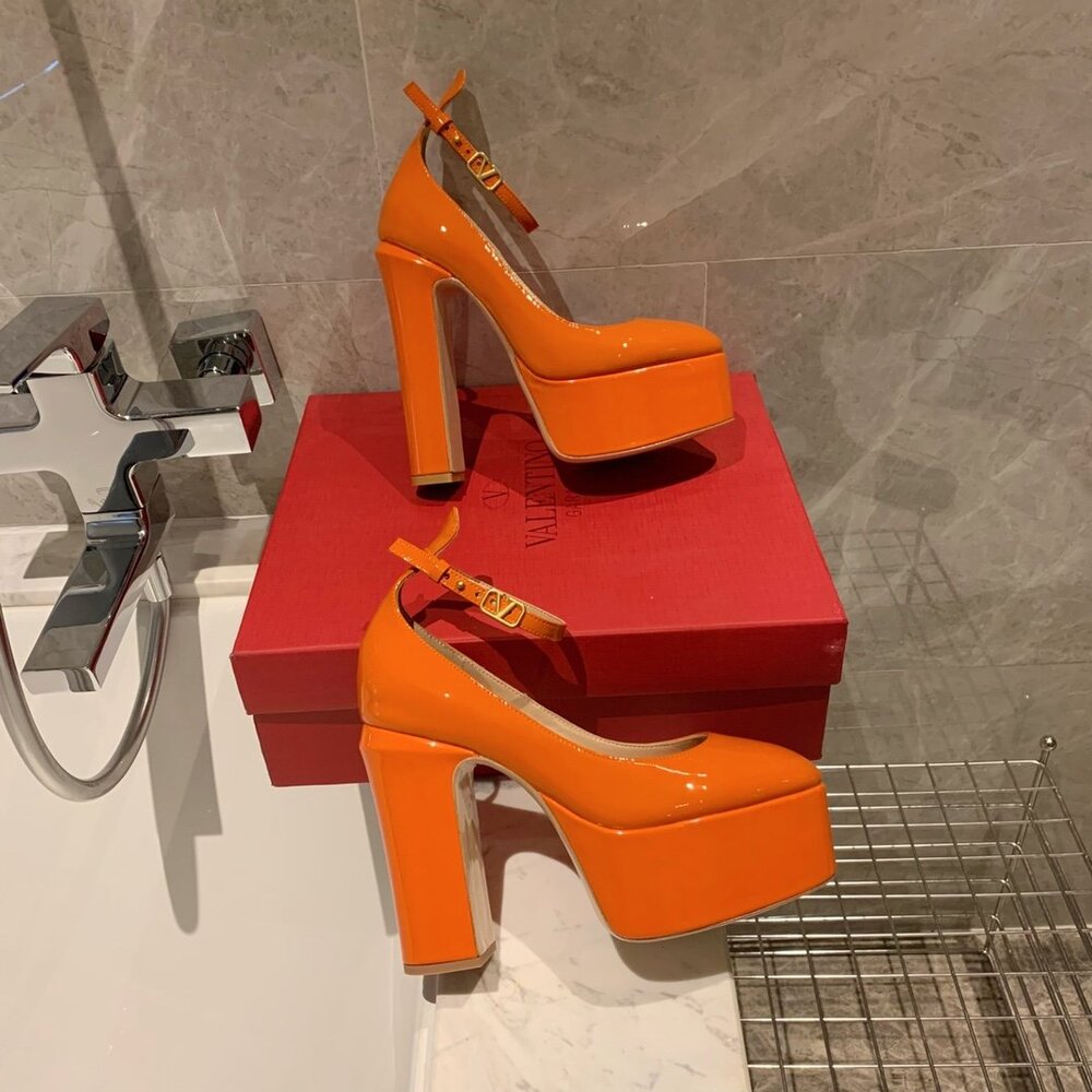 Shoes on platform and high heel orange