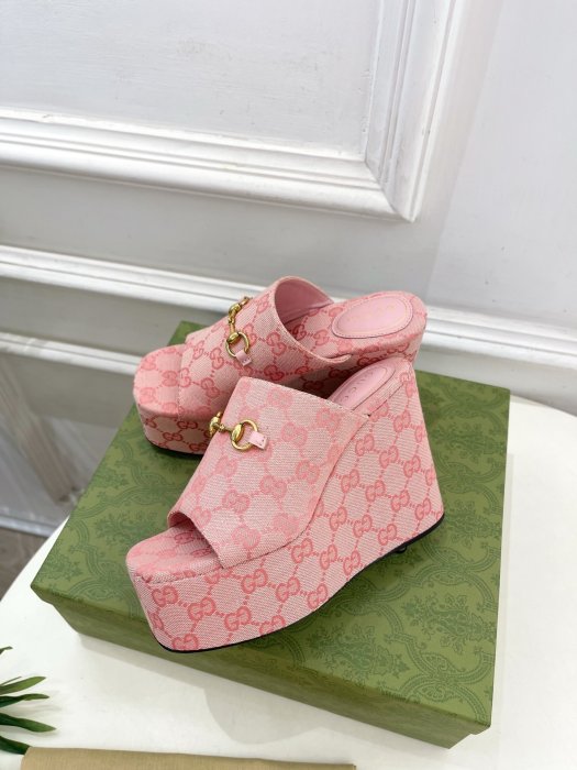 Босоножки фото 3