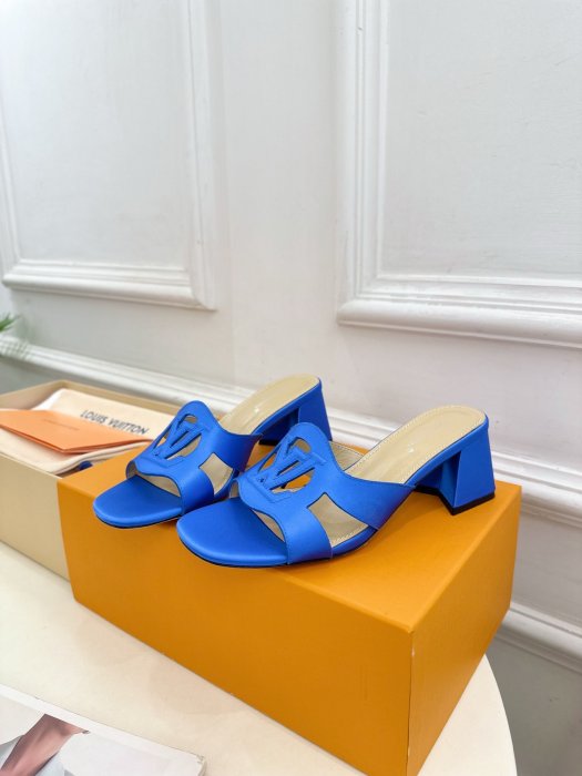 Босоножки фото 3