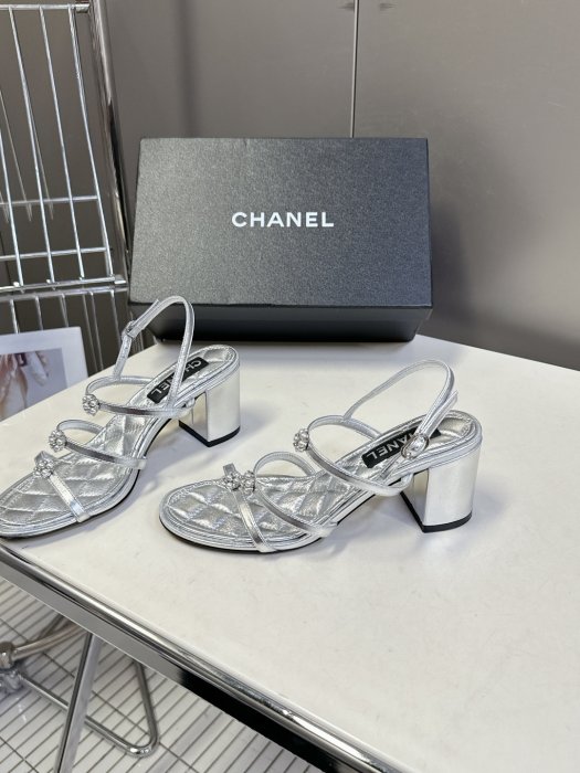 Босоножки фото 3