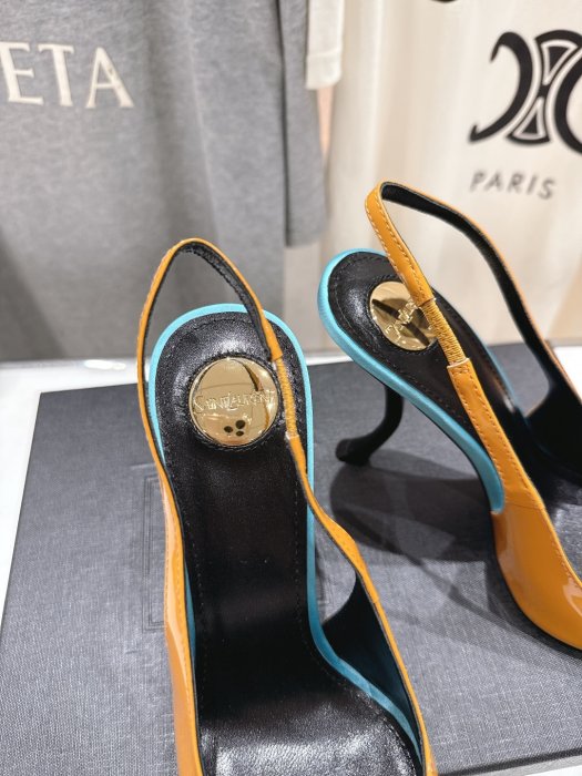 Босоножки фото 6