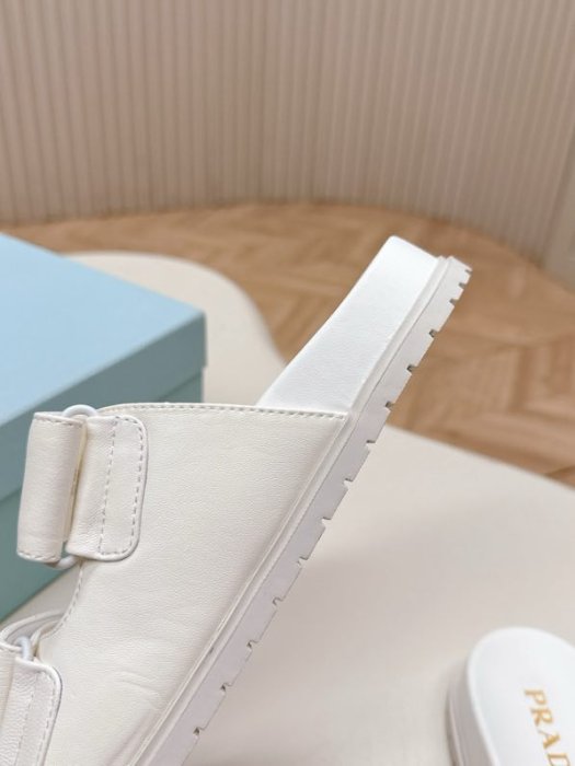 Шлепанцы женские фото 2