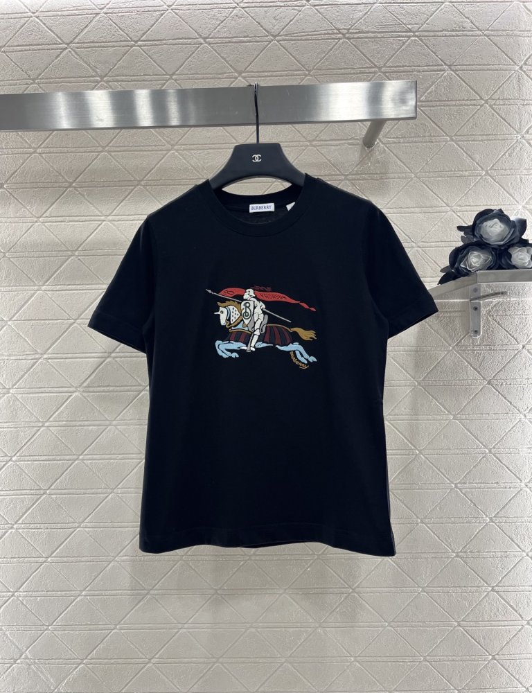 Футболка жіноча