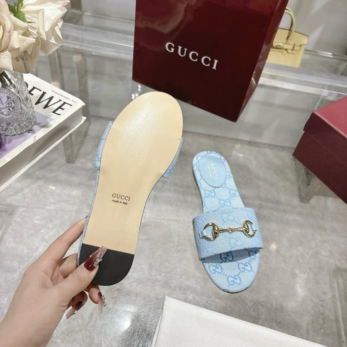 Шльопанці жіночі фото 9