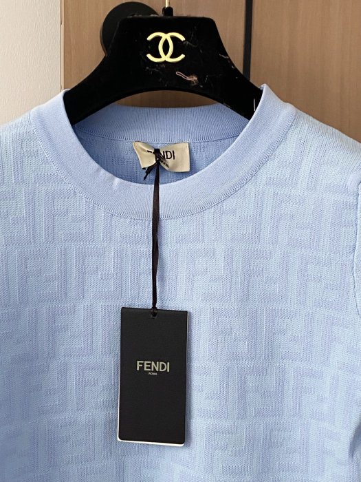 Футболка женская фото 3