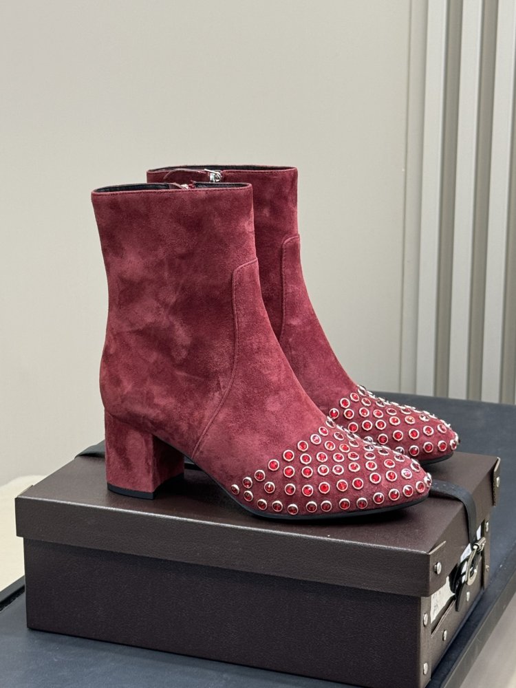 Черевики жіночі