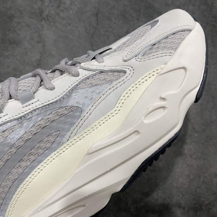 Кроссовки Yeezy 700V2 EF2829 фото 6