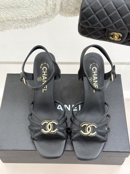 Босоніжки фото 4