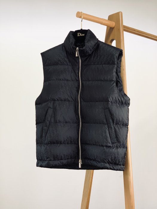 Vest men's