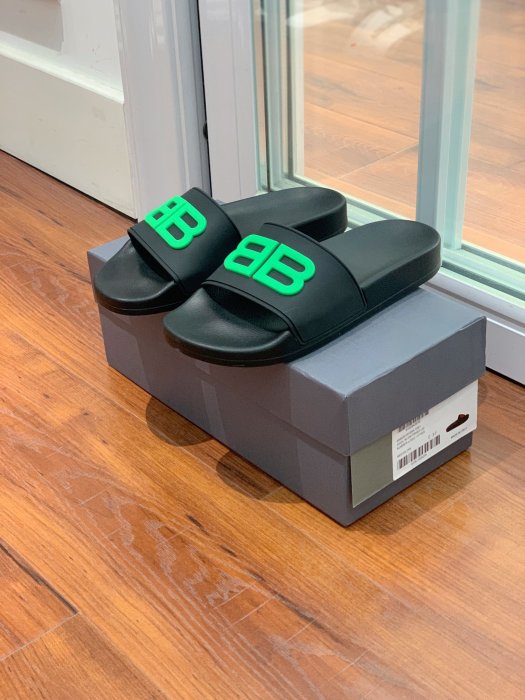 Шльопанці фото 5