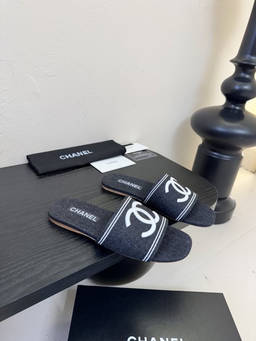 Шлепанцы женские фото 2