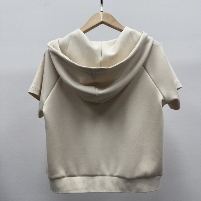 Костюм жіночий фото 3