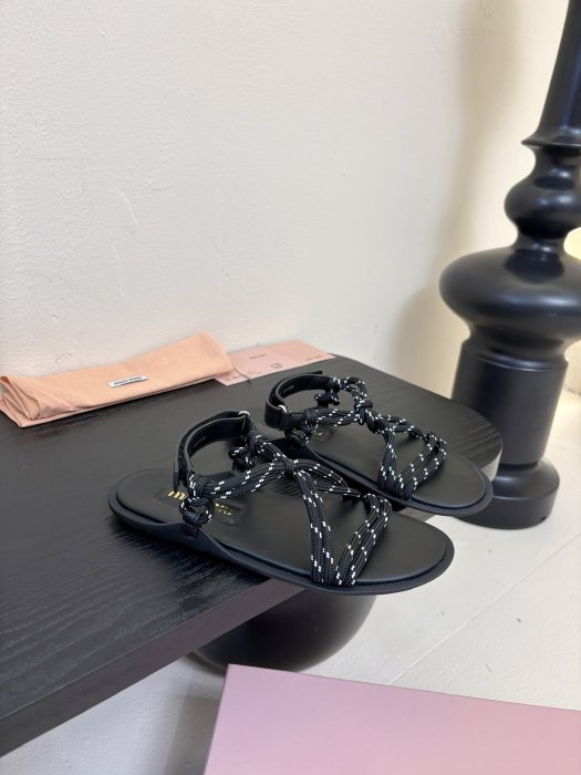 Сандалии женские фото 2